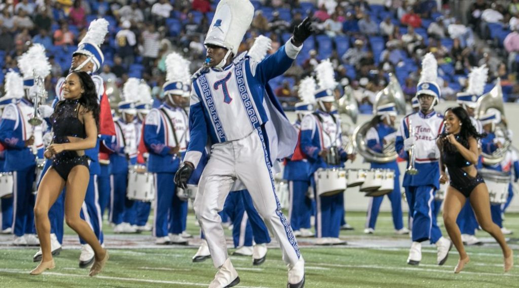 Tennessee State University's Marching Band Pays Homage To Oprah In ...