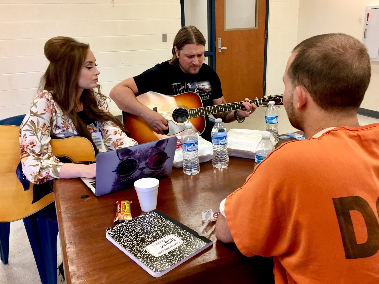 At The Nashville Jail Inmates And Songwriters Come Together For A Day
