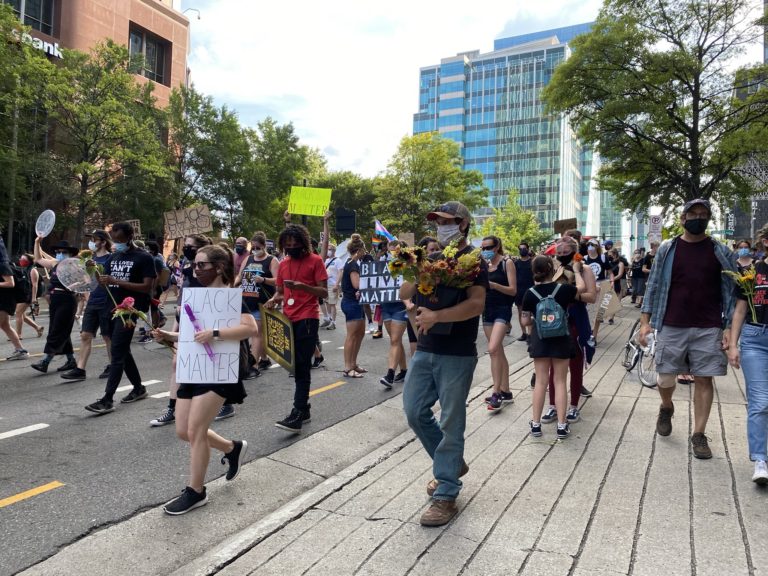 Thousands Take Part In Fourth Of July March In Downtown Nashville Wpln News