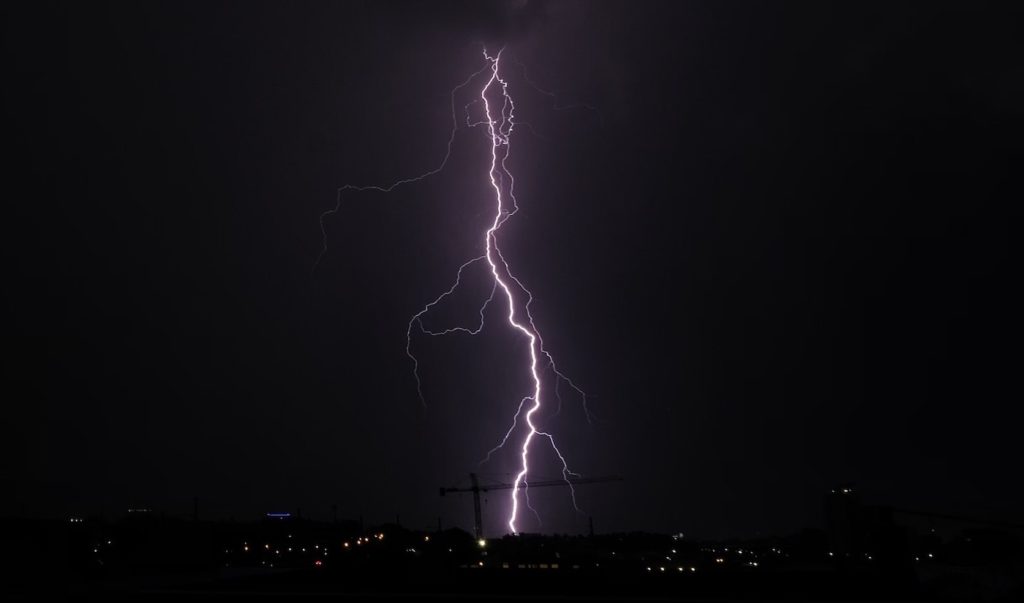 lightning strike Nashville 2021