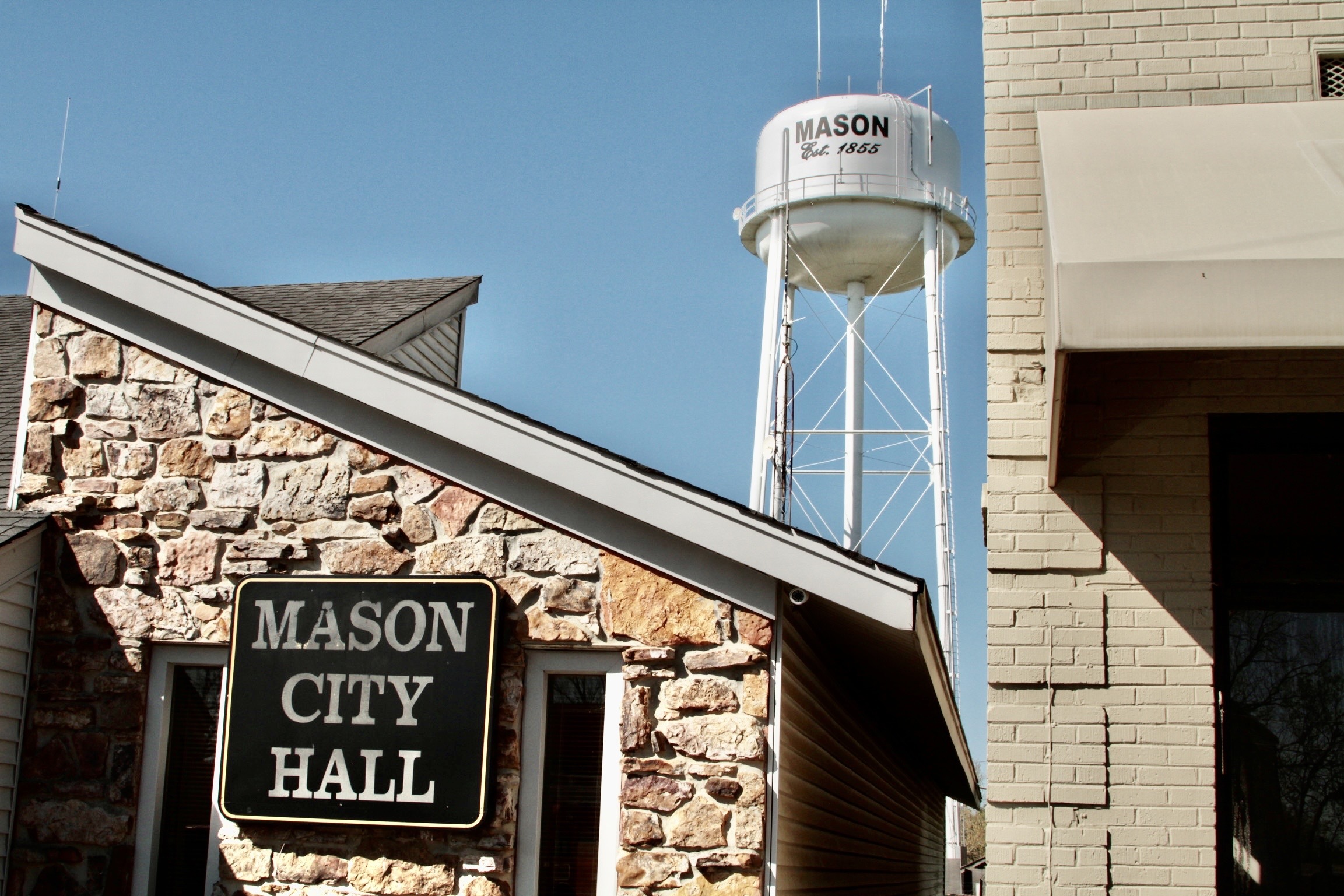 A small town in West Tennessee has a mayor's race many outsiders are
