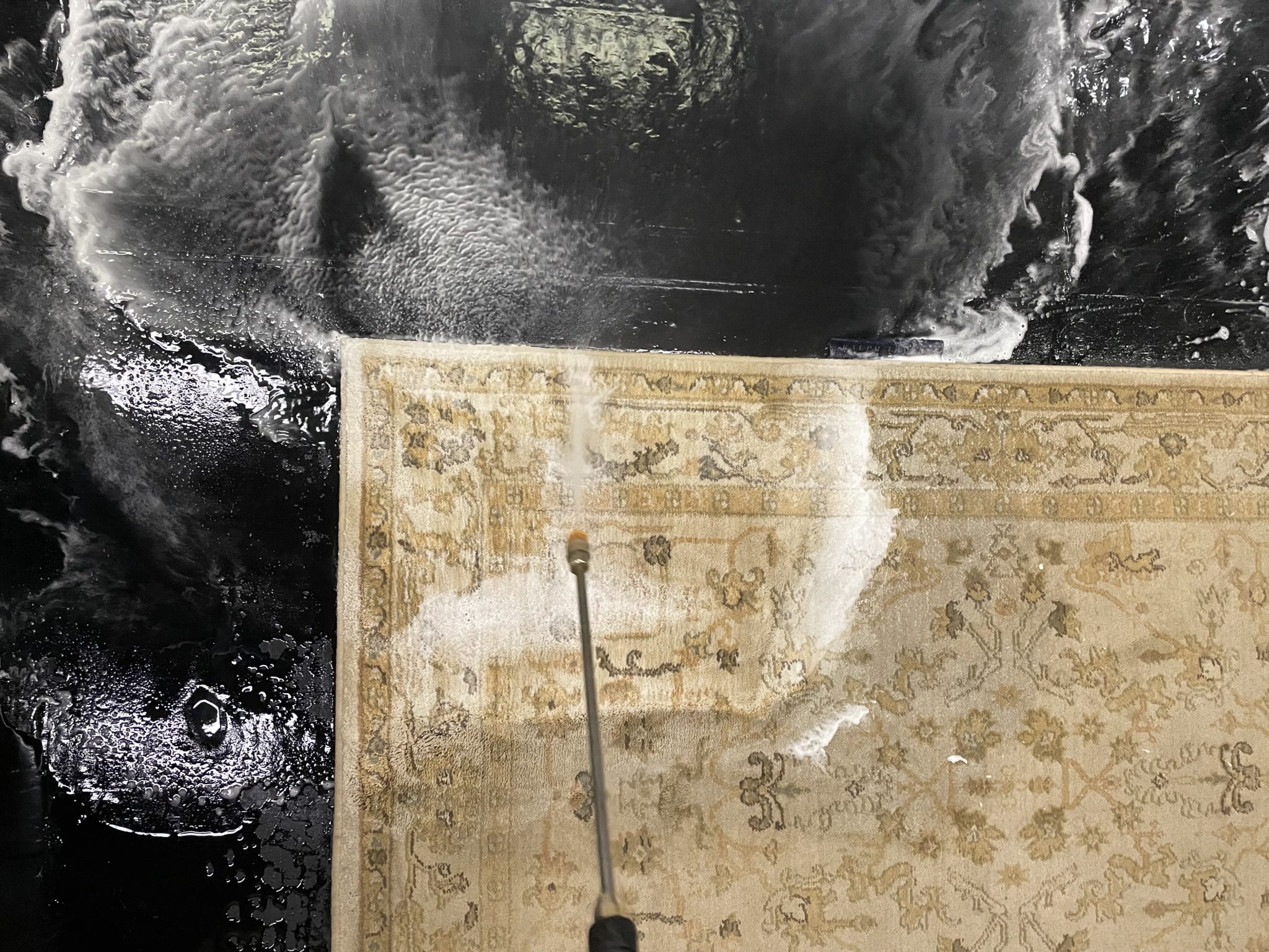 How a Persianowned rug business in Nashville is keeping the art of weaving alive WPLN News