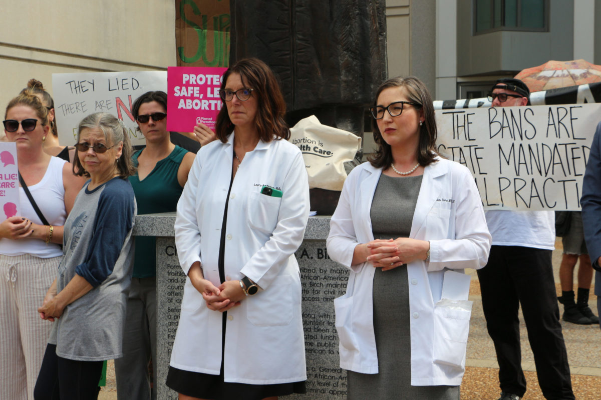 Hundreds of healthcare workers ask Tennessee lawmakers to reconsider the state's all-out abortion ban
