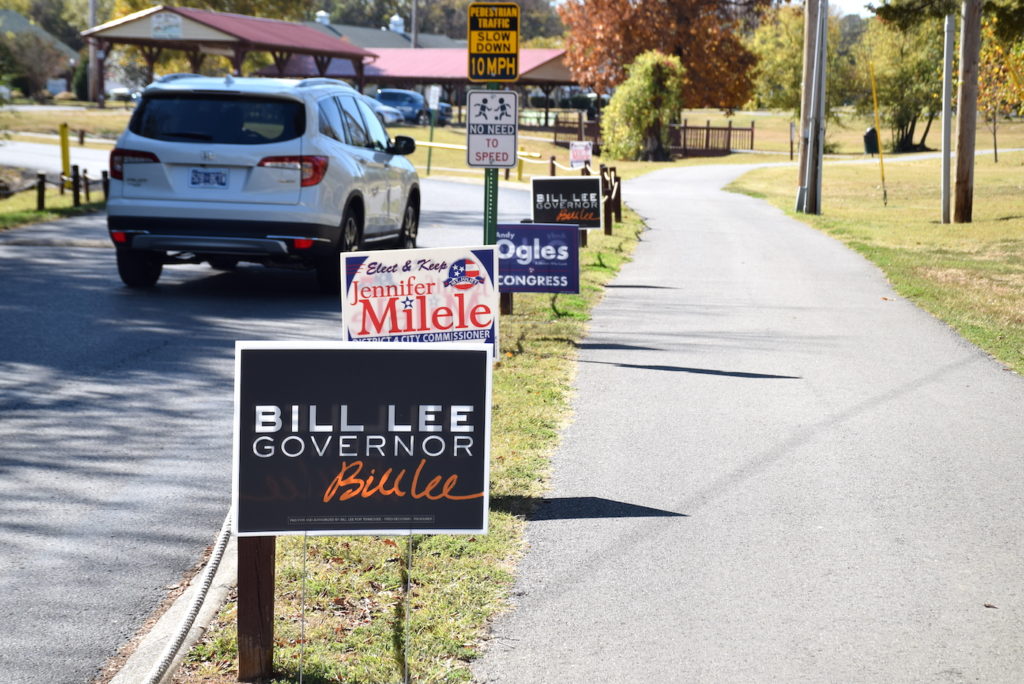 campaign signs Tennessee