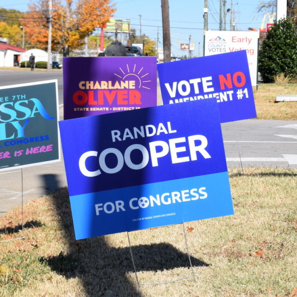 early voting campaign signs in Nashville