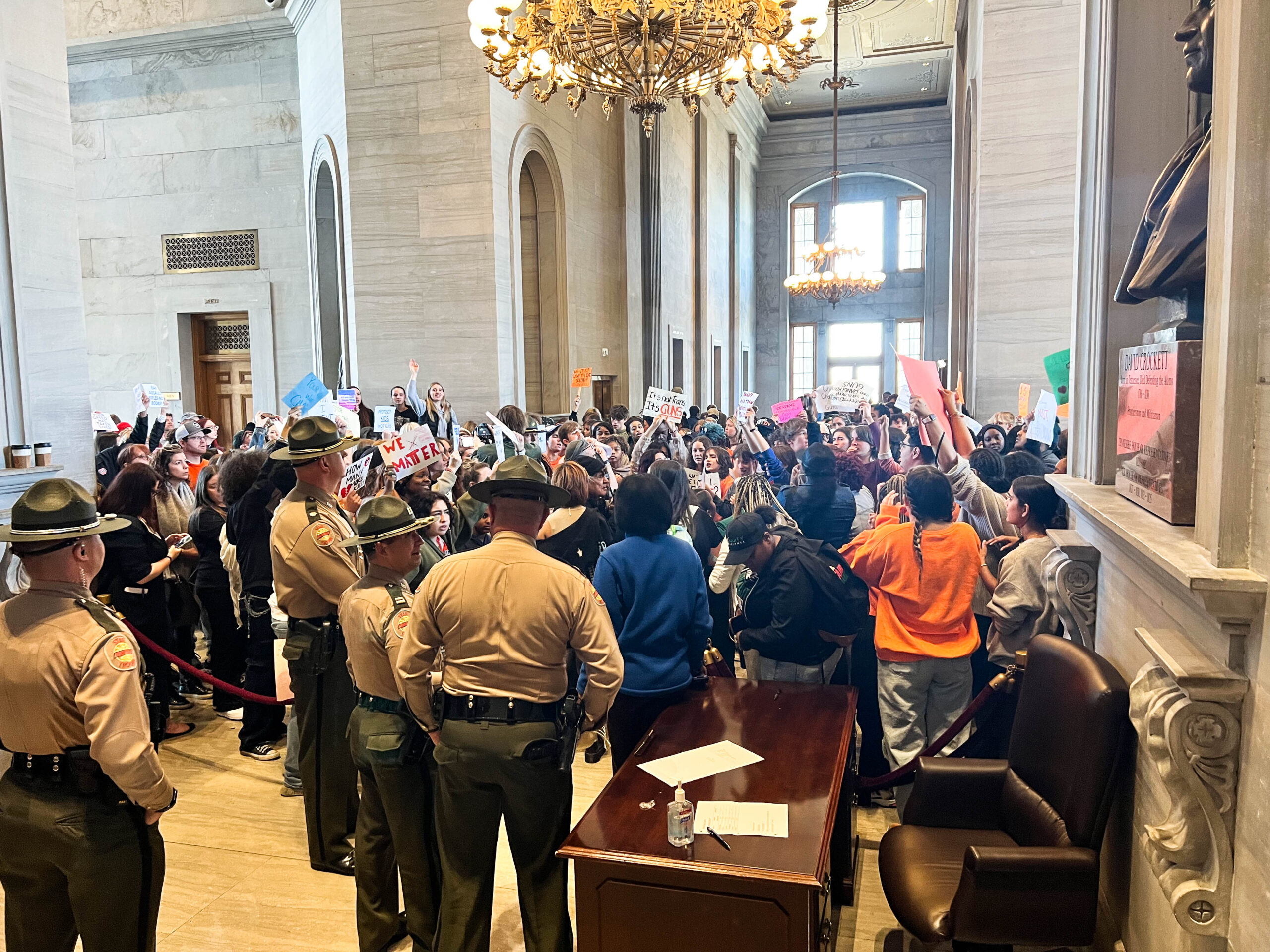 Tensions high at the Tennessee Capitol as hundreds protest for more gun