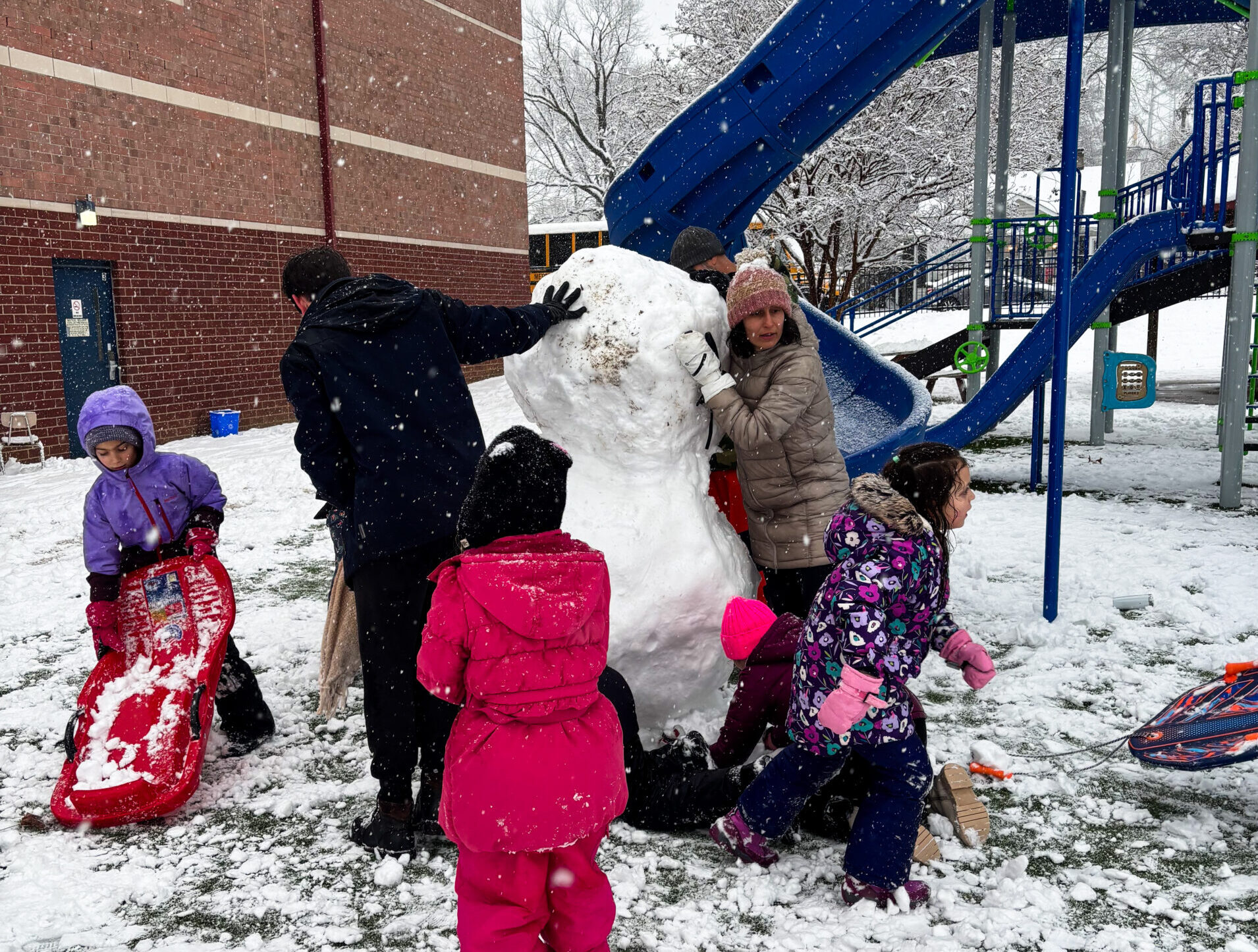 From toddlers to teens, Tennessee parents are juggling work and kids during length school closures