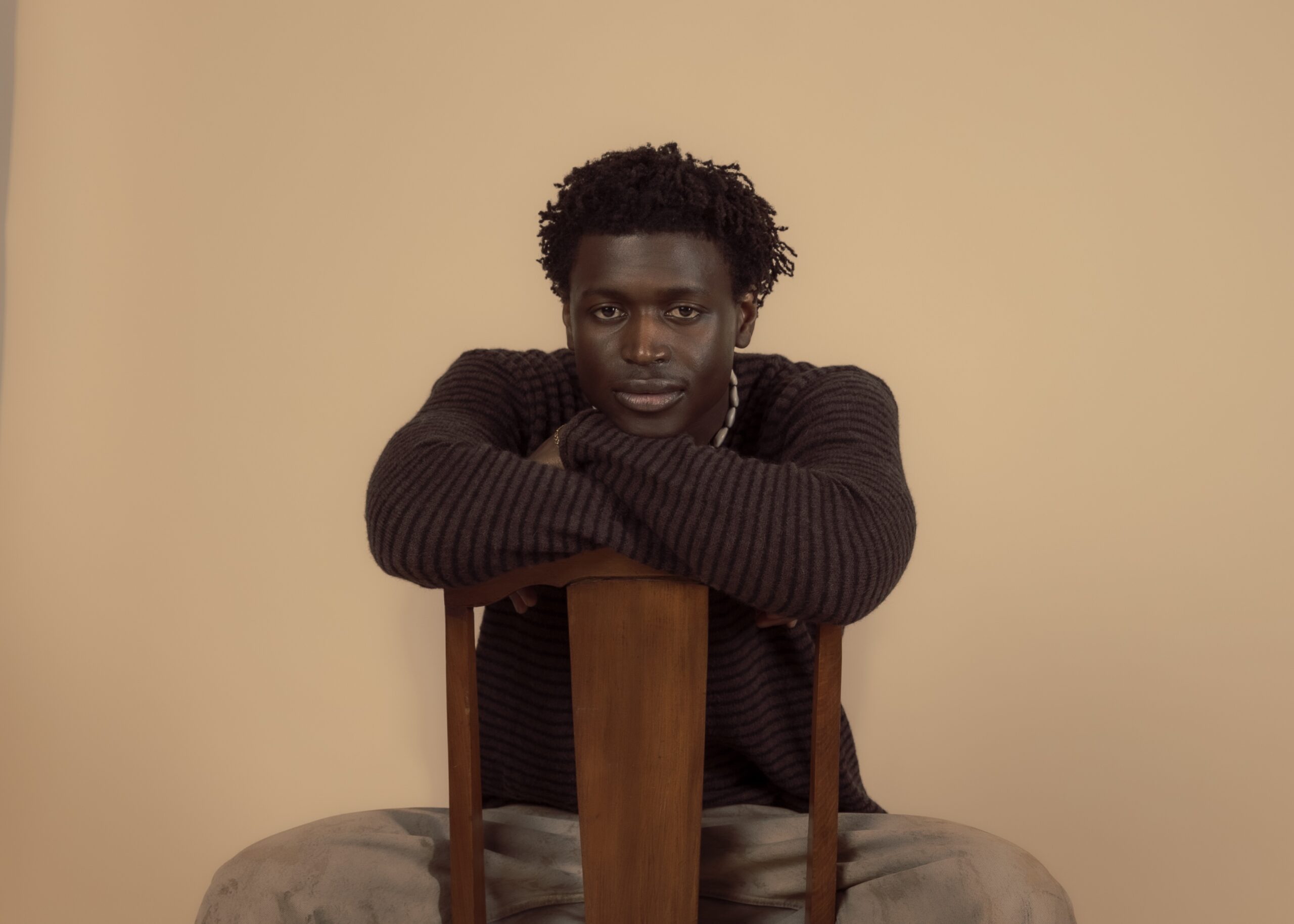 Mon Rovîa sought quiet to make an album that could reach the world