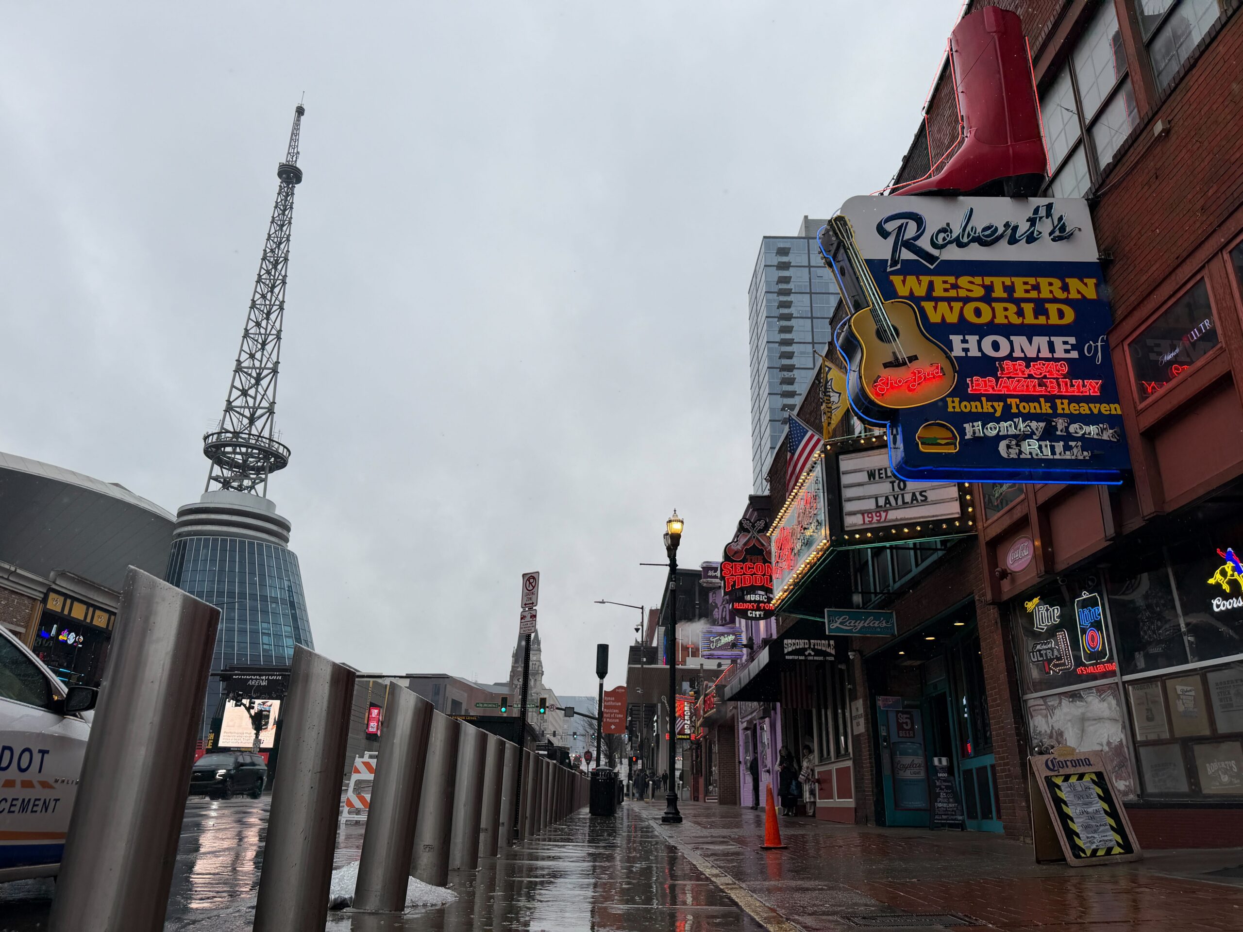 Amid power outages, an unusual number of locals visit Nashville’s honky tonk district