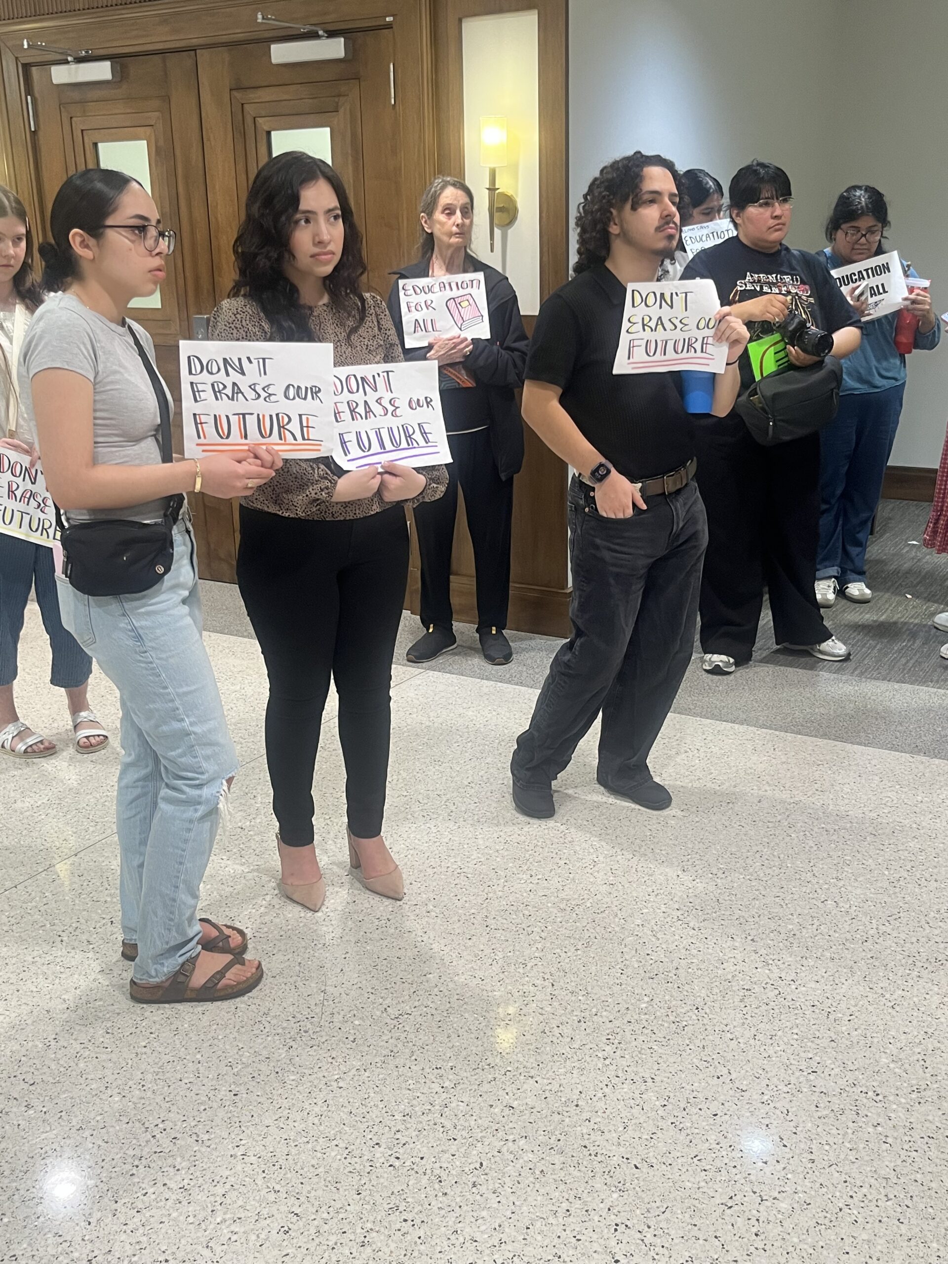 Tennessee schools may soon report students’ immigration status as measure advances in statehouse