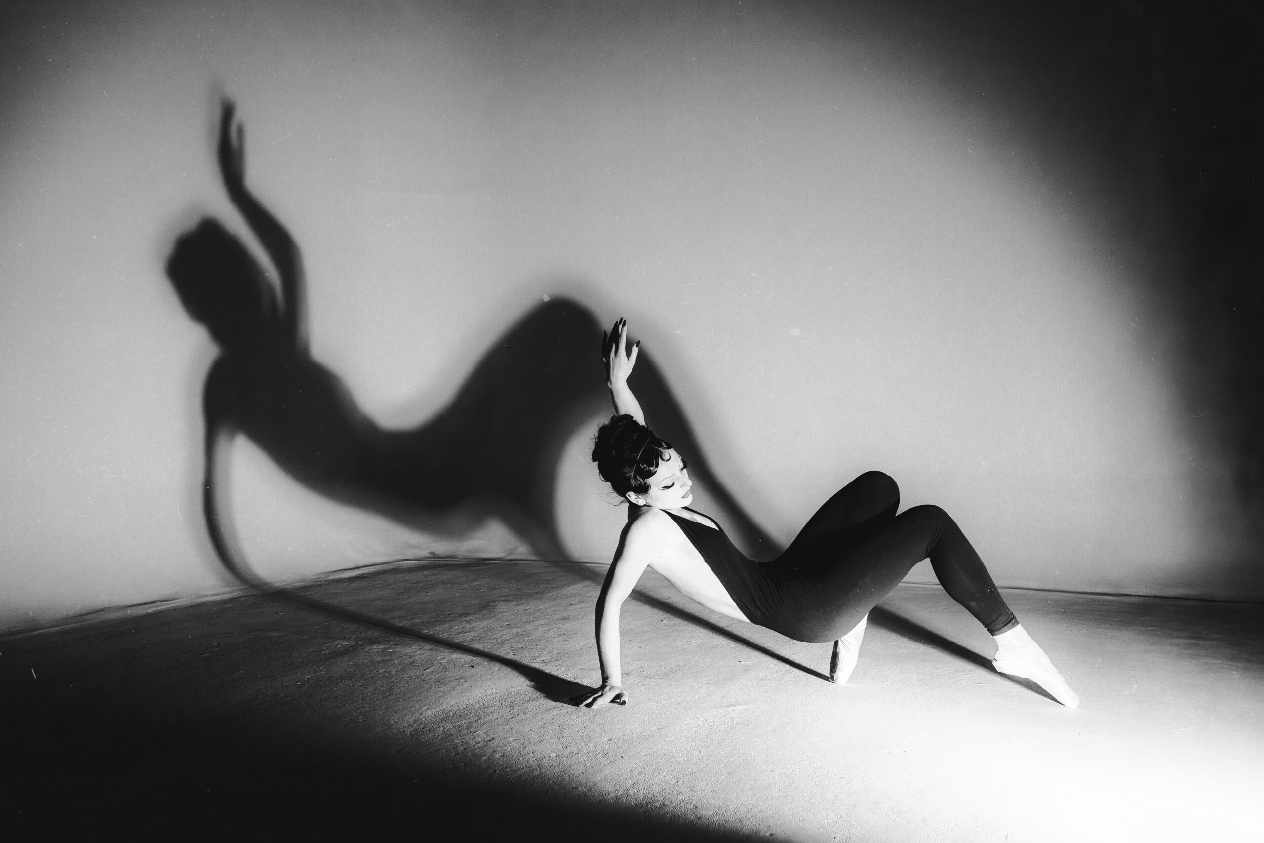 Nashville pop artist — book NOT brooke — wants to dance