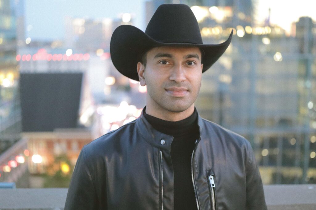 Singer-songwriter Mo Sabri loves country music — and Pakistani devotional music. His new music reflects both genres.