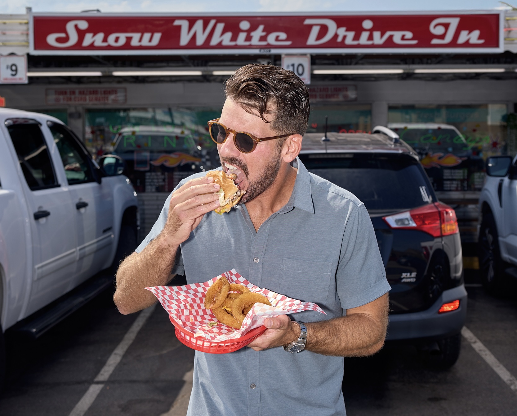 Nashville chef influencer sizzles with local burger reviews