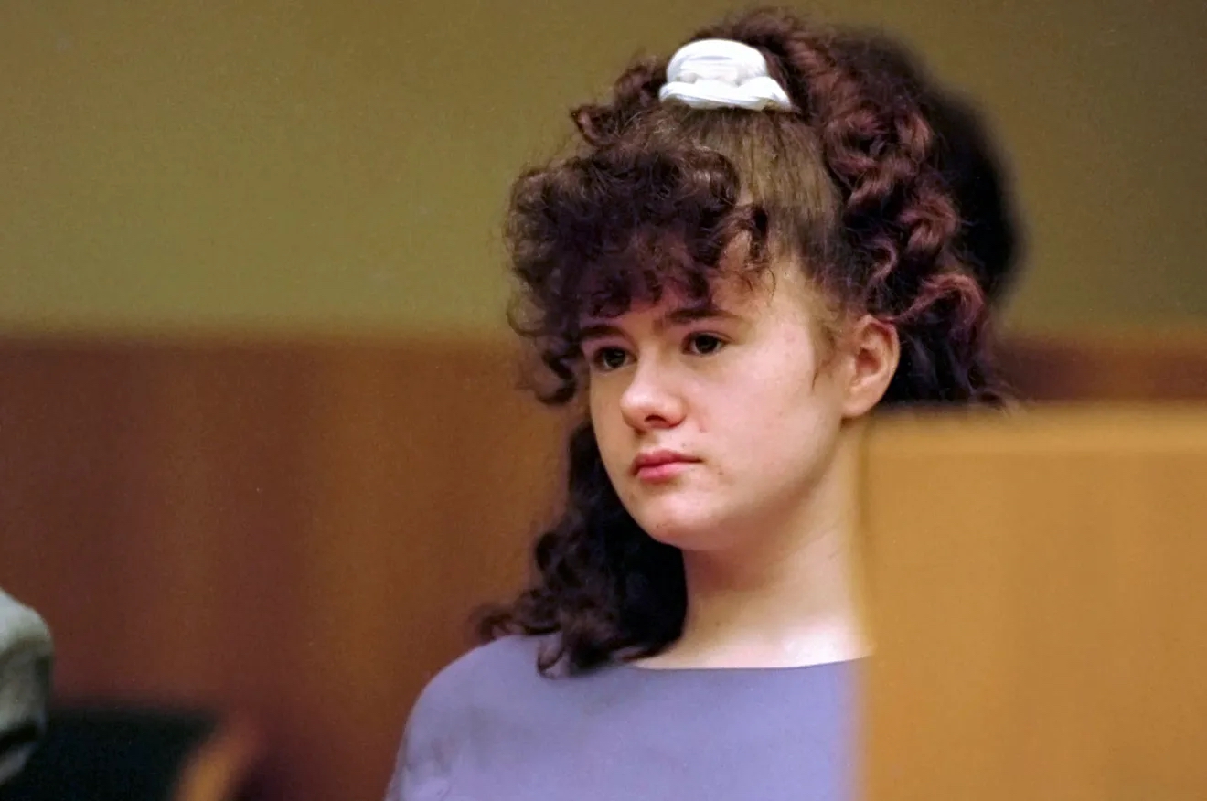 A court is deciding whether Tennessee's execution methods violate Christa Pike's rights. Hearings are underway.