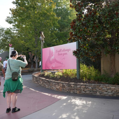 Visitors visit Dollywood on August 26, 2026 the day after the country icon’s passing.